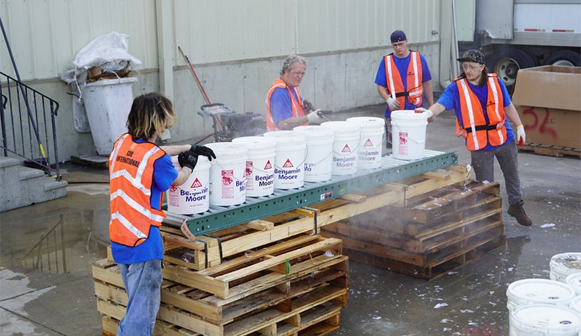 FACTORY PACKED SPRAY PAINT